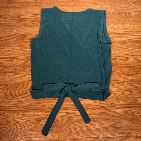 GAP Tops - Gap Fit Breathe Tank Top